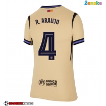 Ženske Nogometnih dresov Barcelona Ronald Araujo #4 Gostujoči 2025-26 Kratki rokavi